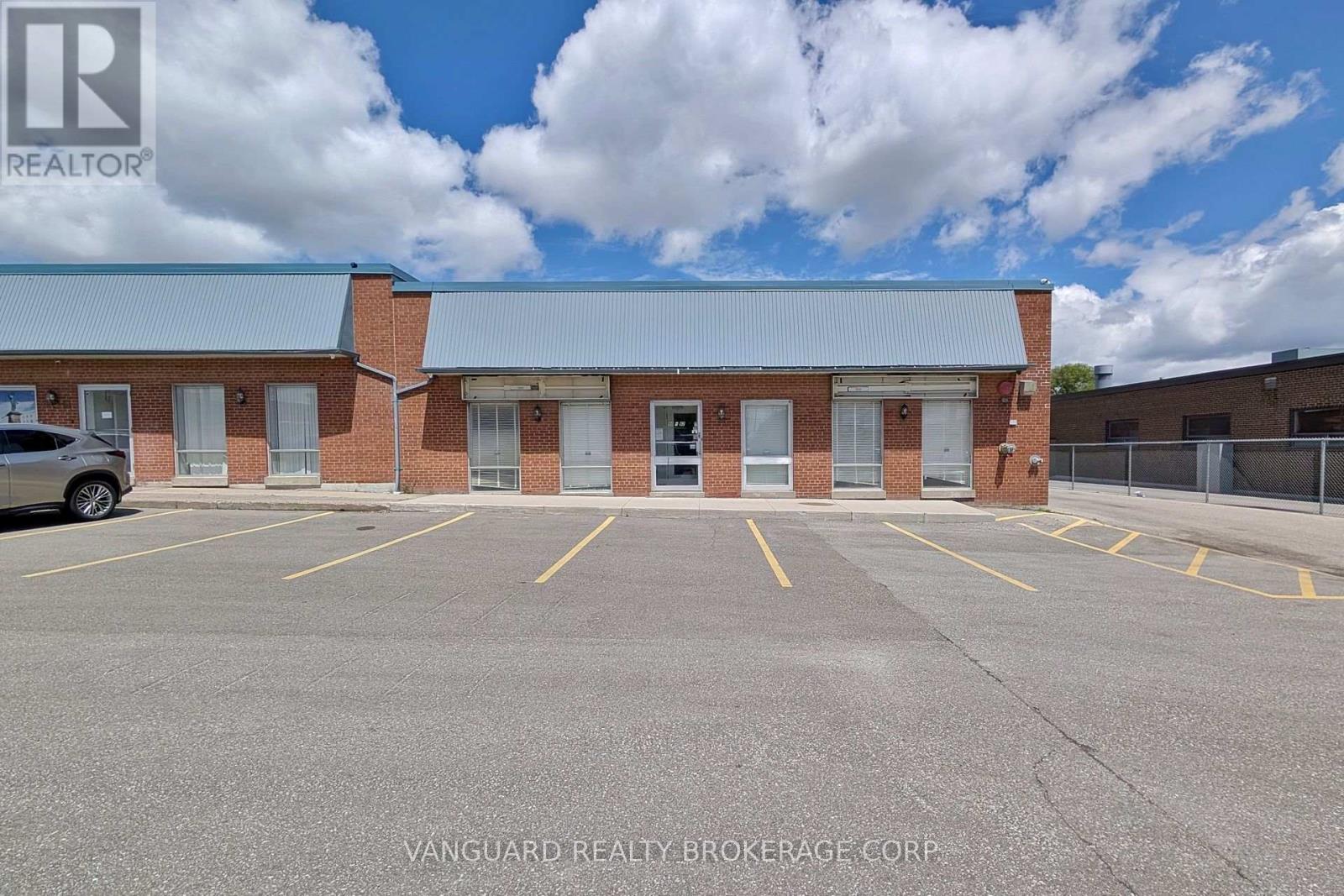 90-92 MARTIN ROSS AVENUE, Toronto, Ontario