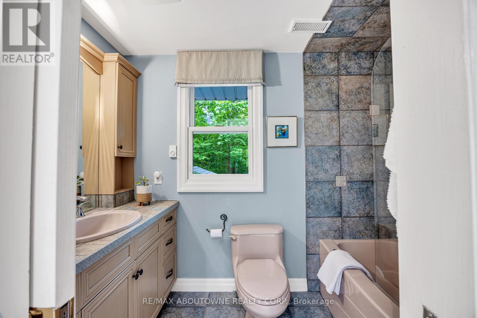 1346 Whiteoaks Avenue, Mississauga, Ontario L5J 3C3 - Photo 29 - W13467202