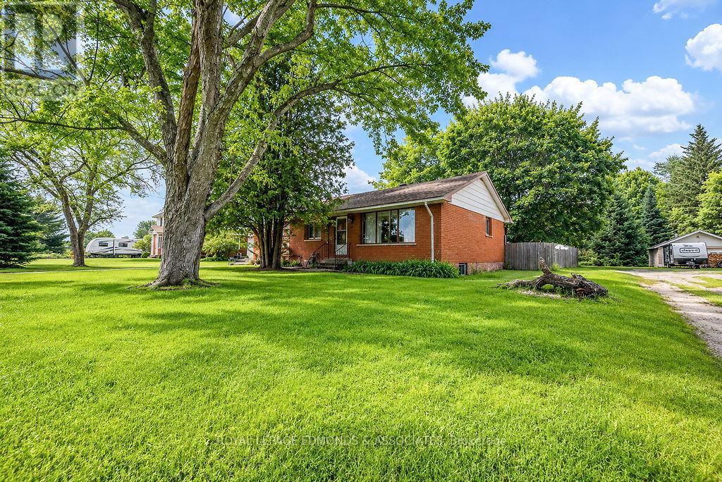27 Achray Road, Laurentian Valley, Ontario  K8A 6L1 - Photo 2 - X13475282