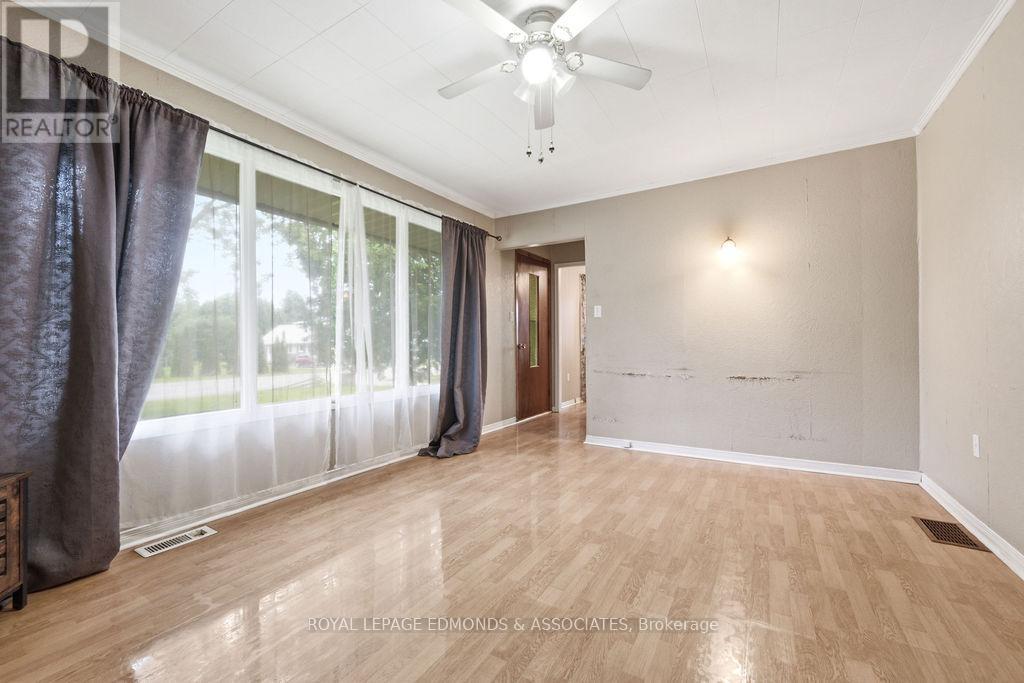 27 Achray Road, Laurentian Valley, Ontario  K8A 6L1 - Photo 11 - X13475282