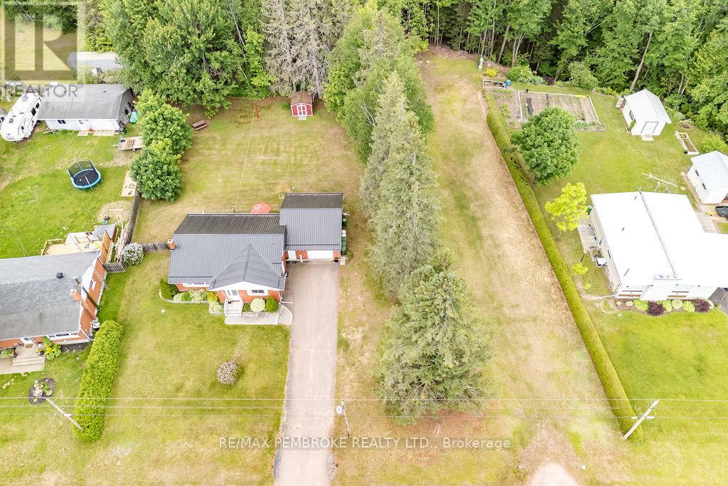 92 Ken Avenue, Laurentian Valley, Ontario K8A 6W5 - Photo 5 - X13475580