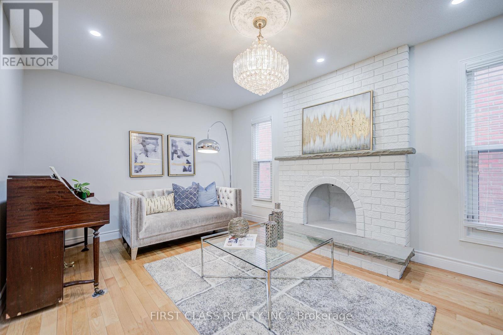 4503 Kimbermount Avenue, Mississauga, Ontario L5M 4J4 - Photo 6 - W13469964