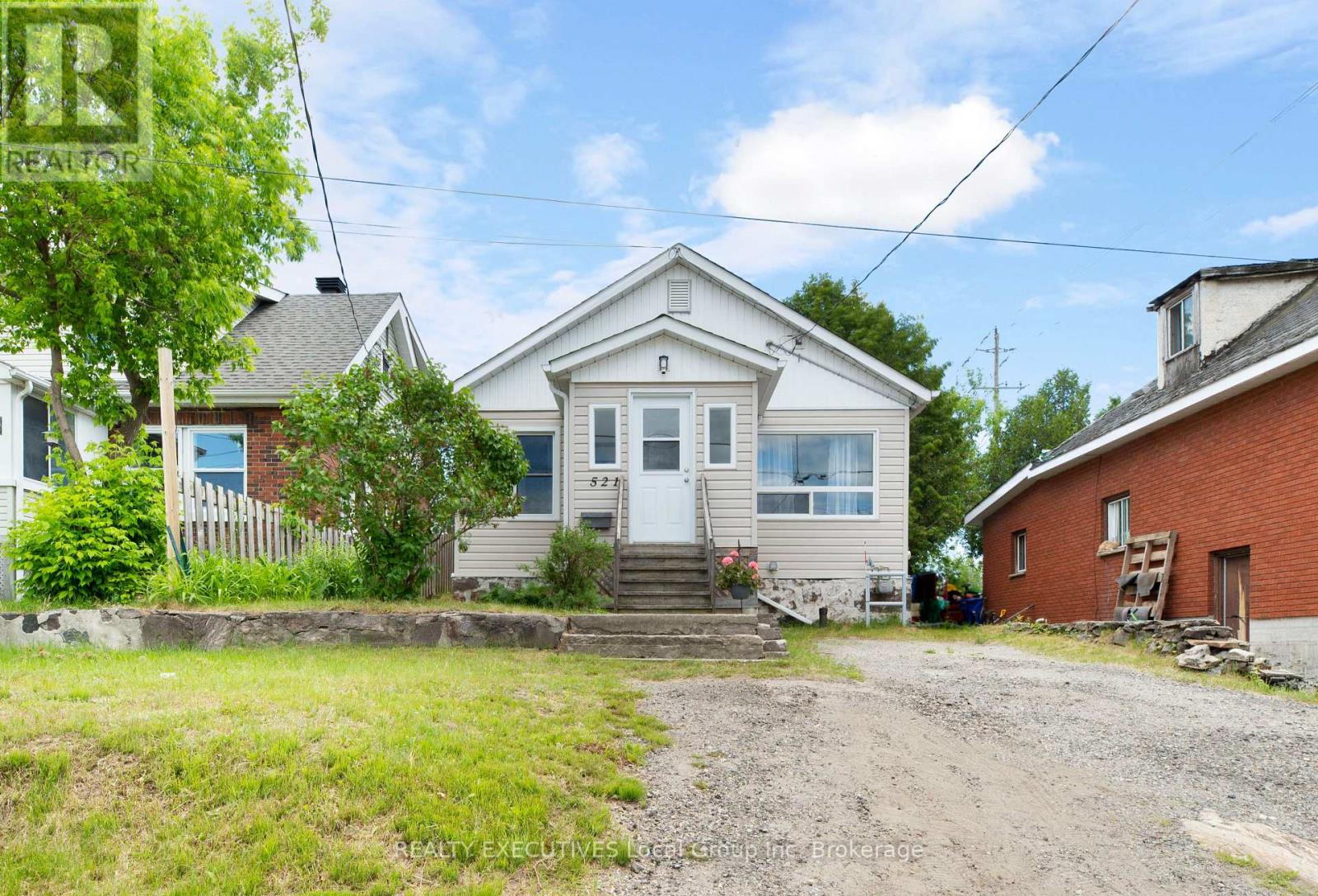 521 METCALFE STREET, North Bay, Ontario