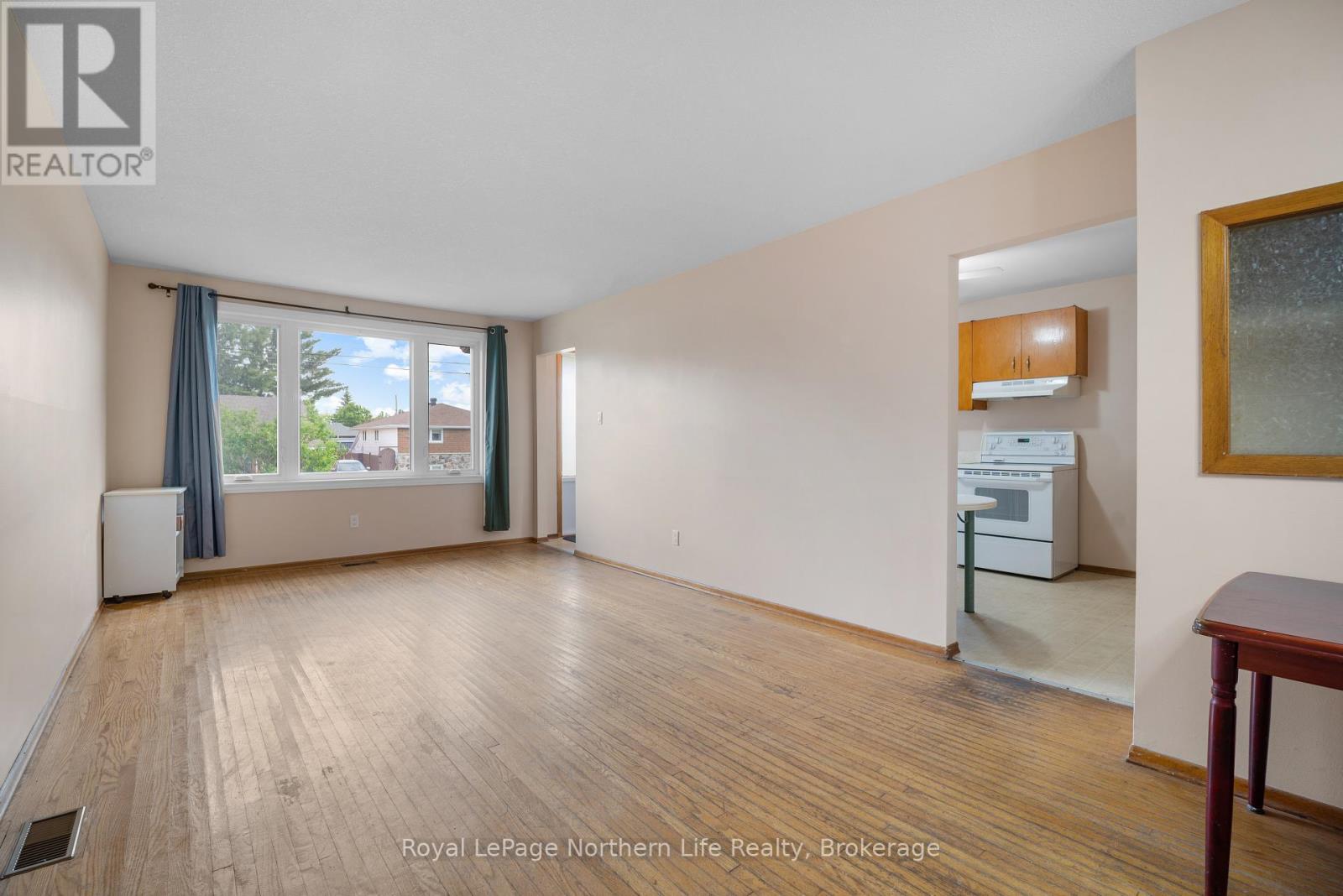212 Michener Drive, North Bay, Ontario  P1A 3J1 - Photo 3 - X13474268