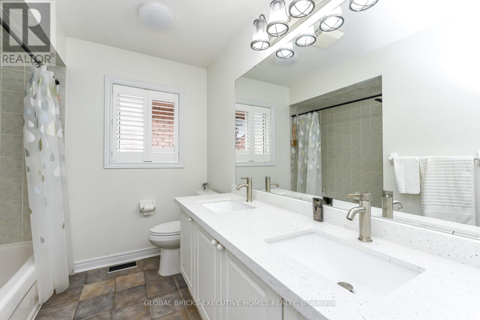 3435 Artesina Drive, Mississauga, Ontario  L5M 7K3 - Photo 28 - W13472364