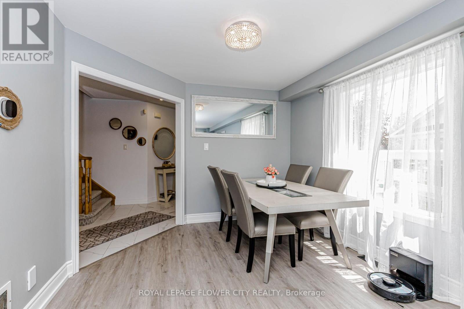 7268 Village Walk, Mississauga, Ontario  L5W 1V7 - Photo 7 - W13472436