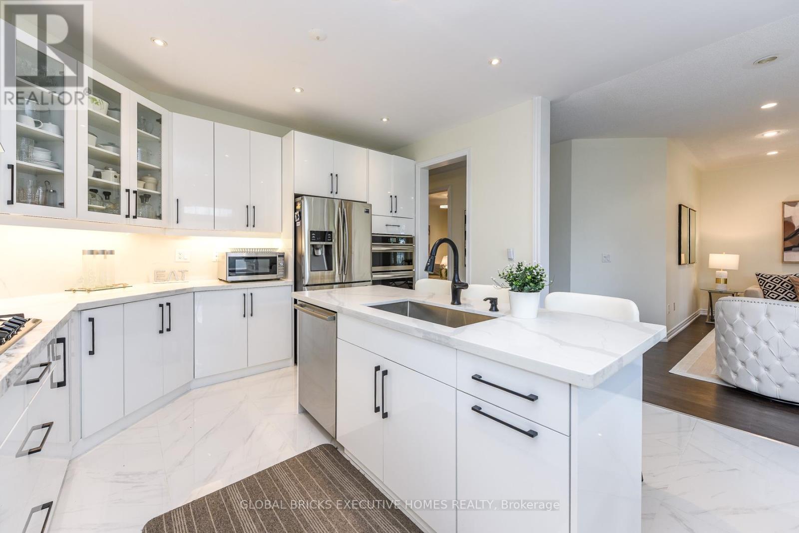 3435 Artesina Drive, Mississauga, Ontario  L5M 7K3 - Photo 18 - W13472364