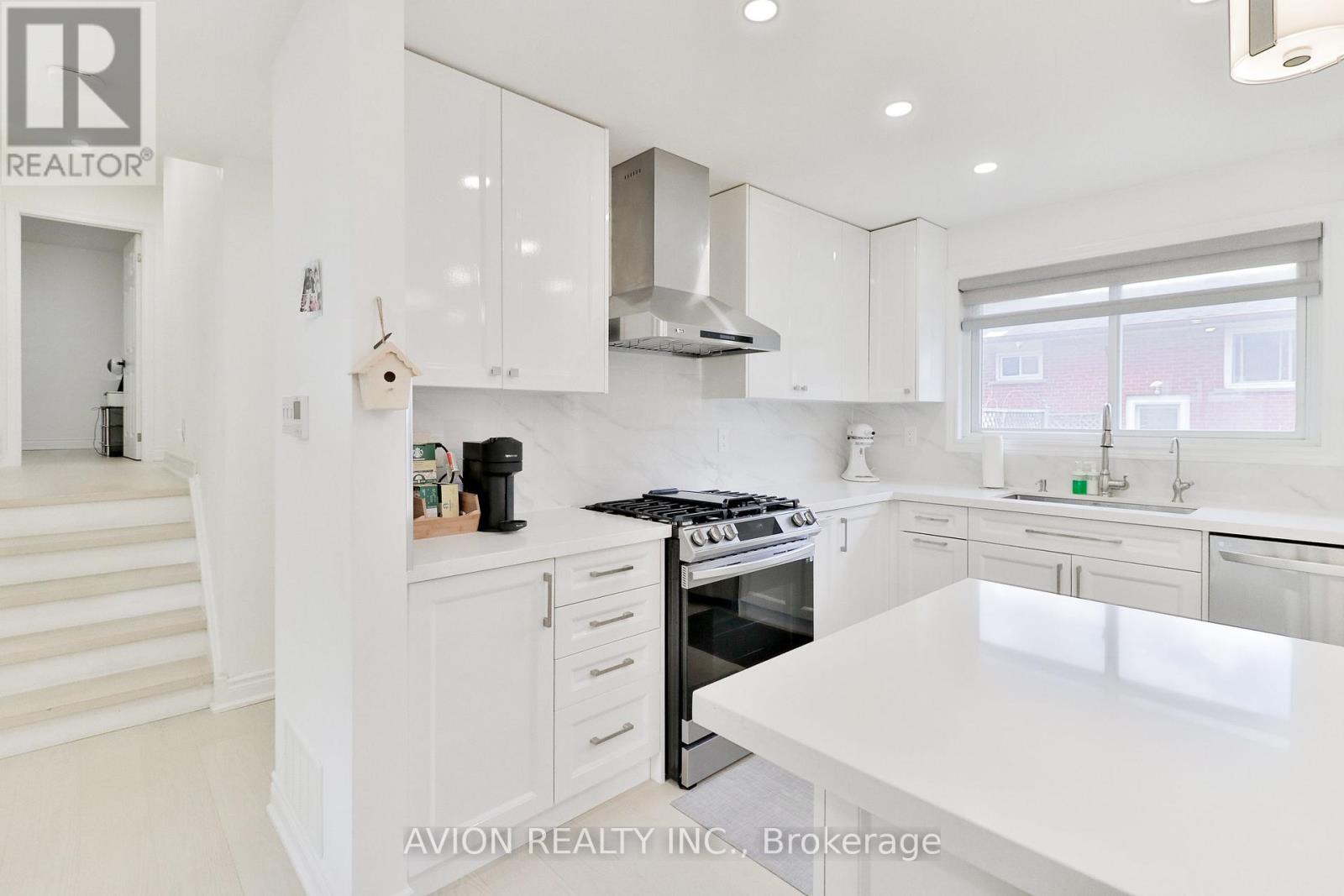 128 Rutherford Road N, Brampton, Ontario  L6V 2J5 - Photo 7 - W13472550