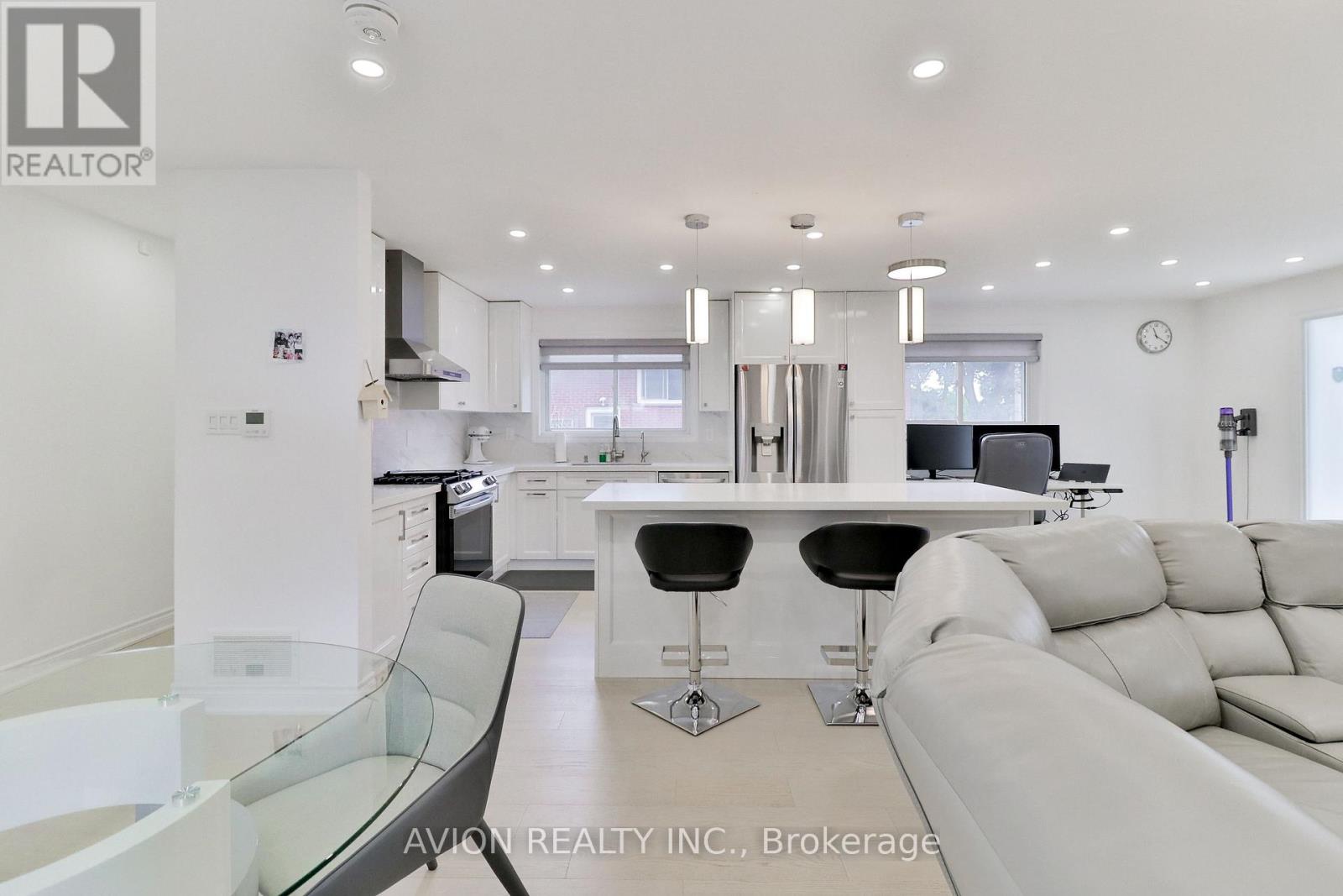 128 Rutherford Road N, Brampton, Ontario  L6V 2J5 - Photo 11 - W13472550