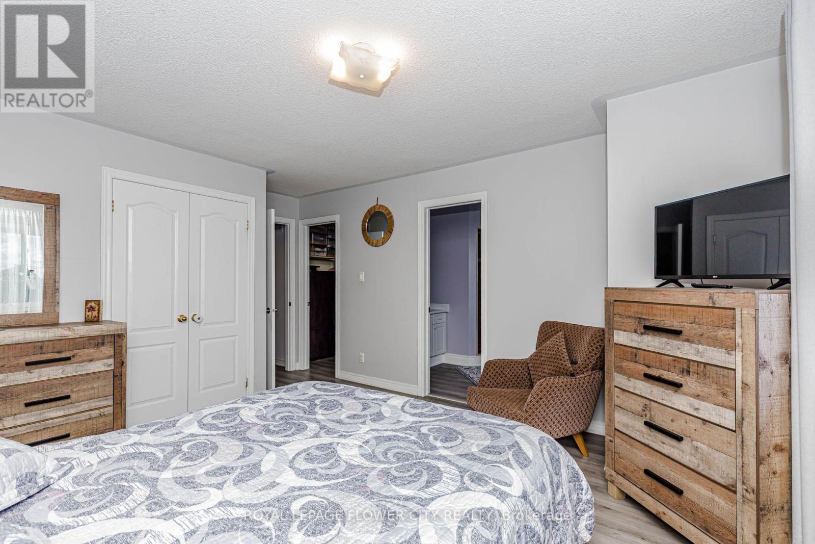7268 Village Walk, Mississauga, Ontario  L5W 1V7 - Photo 28 - W13472436