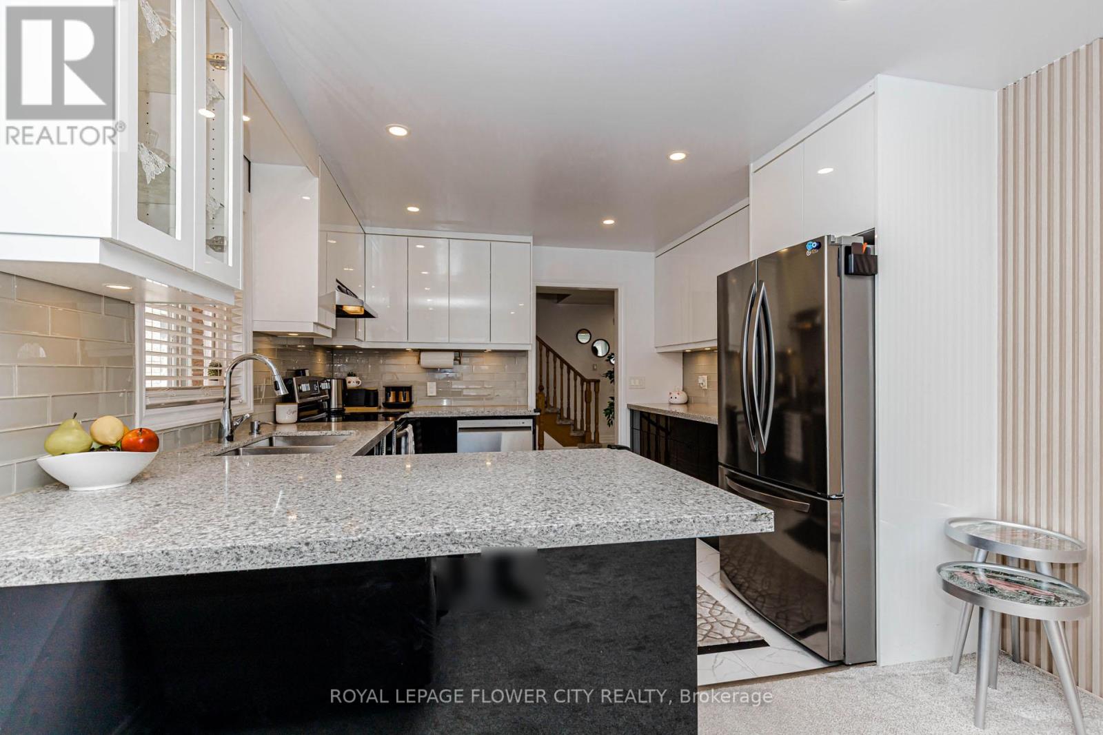 7268 Village Walk, Mississauga, Ontario  L5W 1V7 - Photo 15 - W13472436