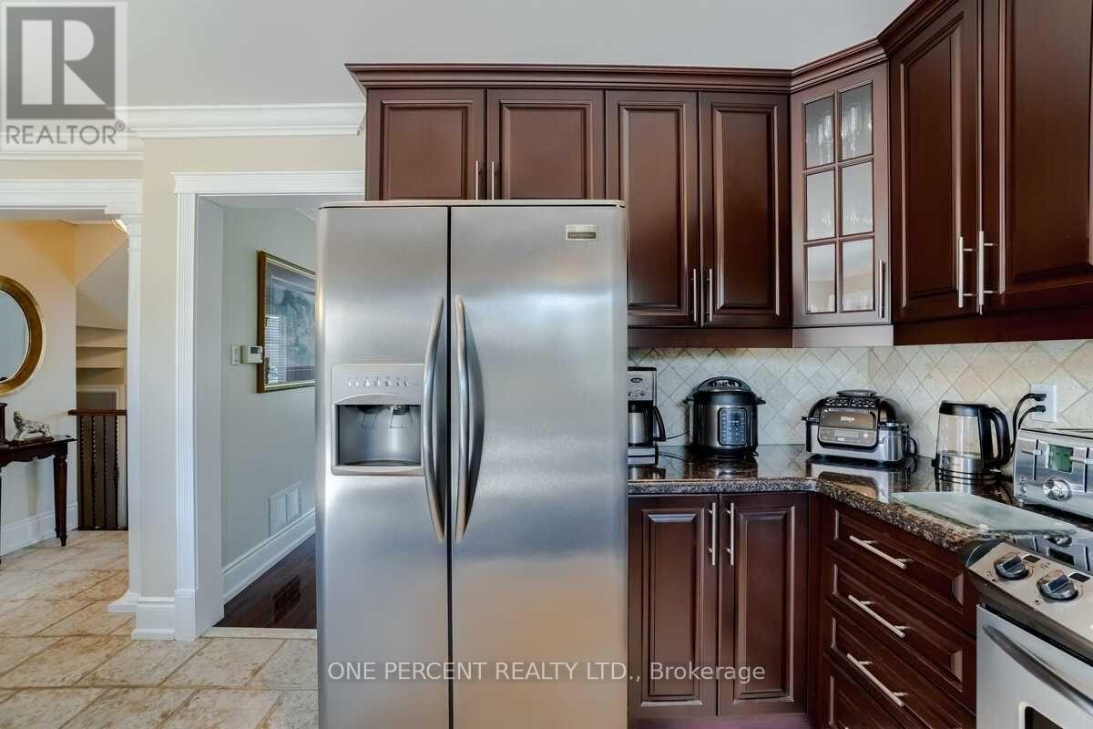 15 Beaverhall Road, Brampton, Ontario L6X 4L3 - Photo 7 - W13472564