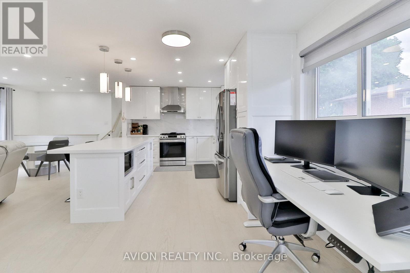 128 Rutherford Road N, Brampton, Ontario  L6V 2J5 - Photo 5 - W13472550