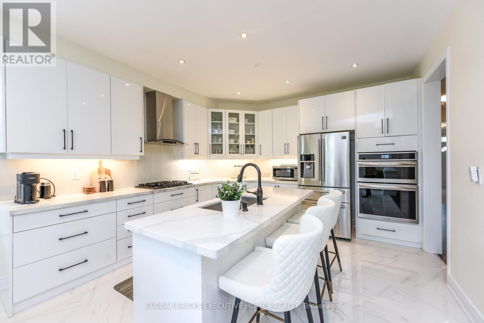 3435 Artesina Drive, Mississauga, Ontario  L5M 7K3 - Photo 15 - W13472364