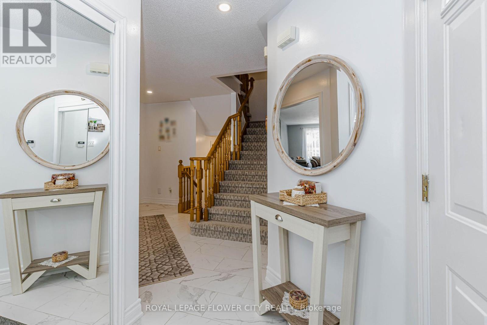 7268 Village Walk, Mississauga, Ontario  L5W 1V7 - Photo 6 - W13472436