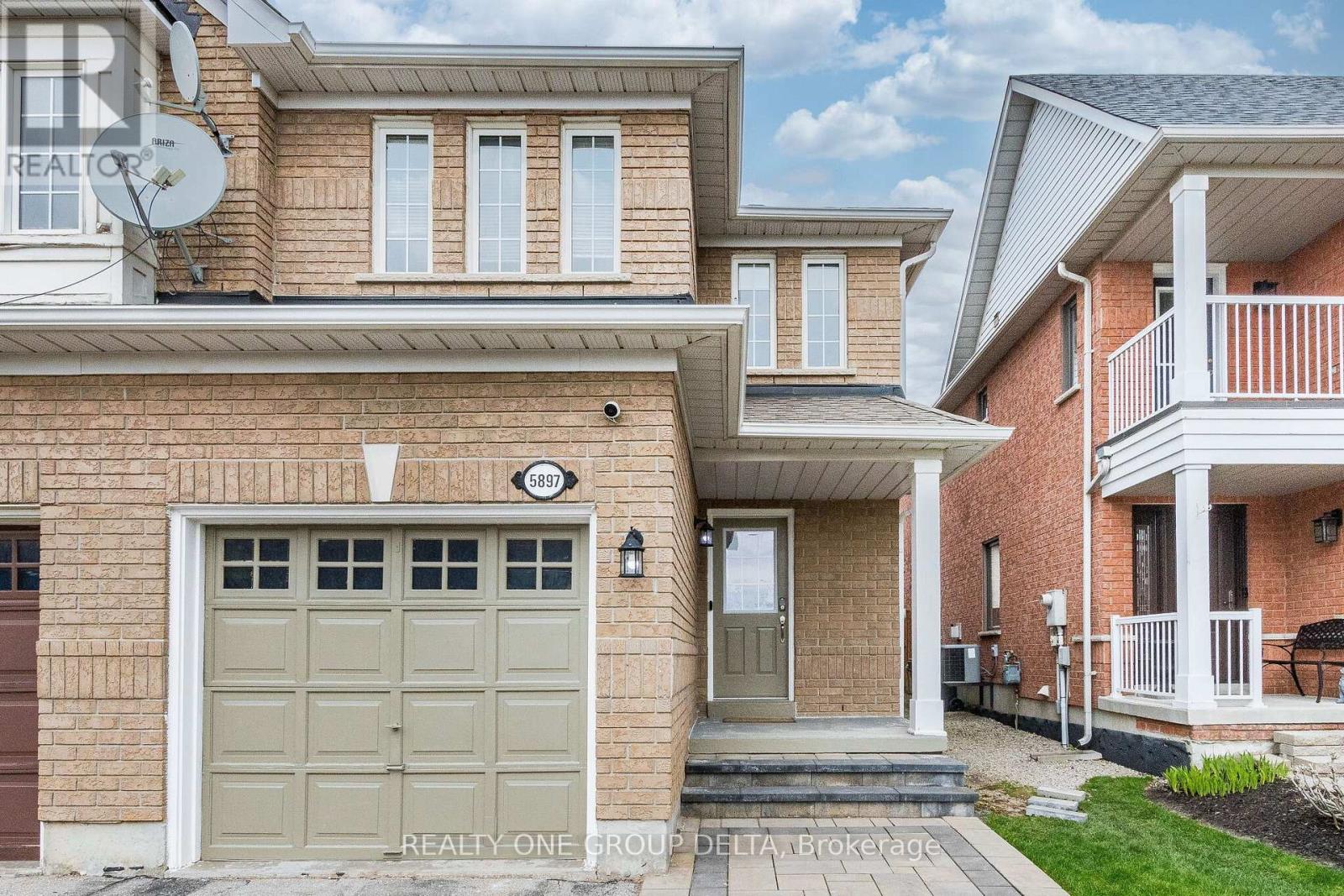 5897 Churchill Meadows Boulevard, Mississauga, Ontario  L5M 6Y1 - Photo 4 - W13472630