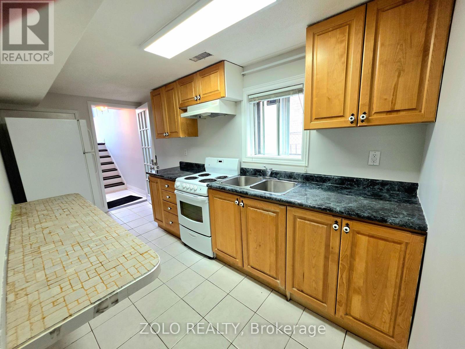 4233 Greybrook Crescent, Mississauga, Ontario  L4W 3G5 - Photo 4 - W13472656