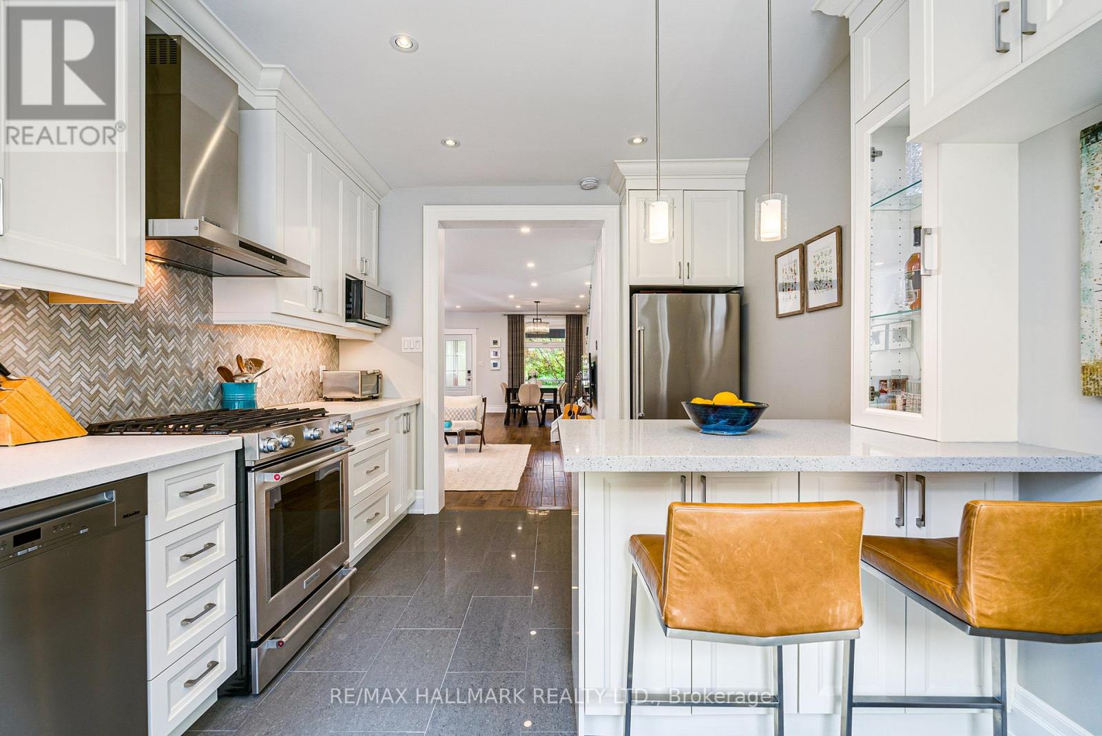 63 Hillsview Avenue, Toronto, Ontario  M6P 1J4 - Photo 15 - W13472818