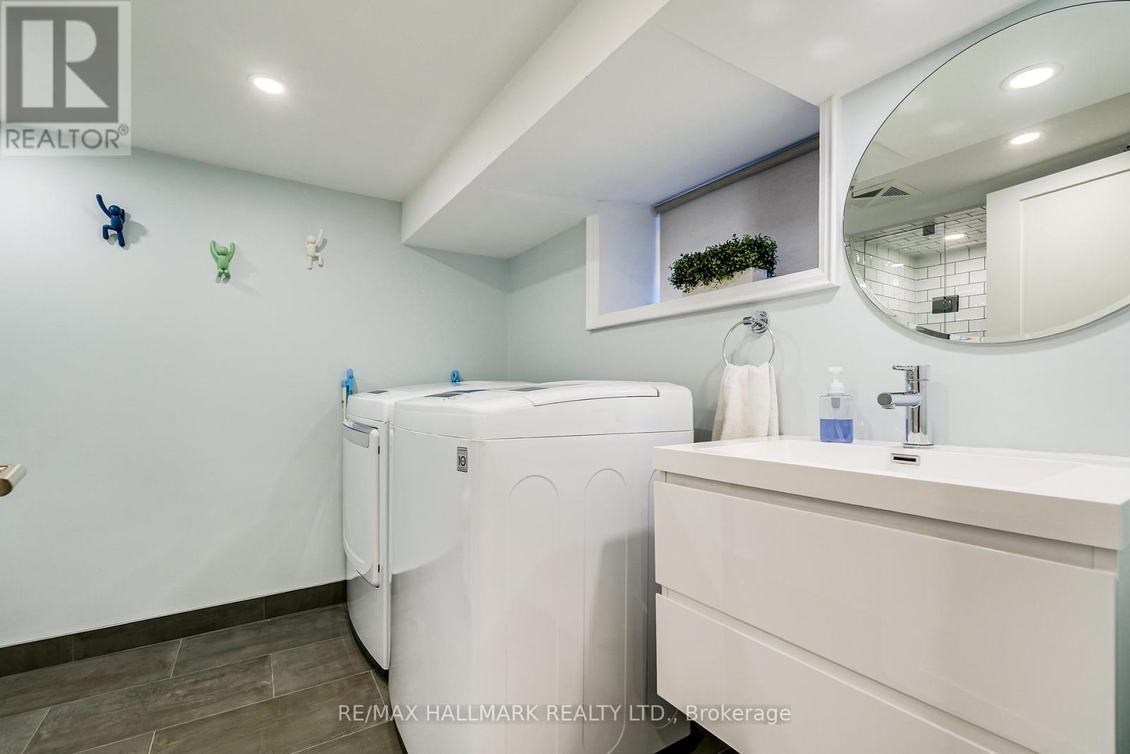 63 Hillsview Avenue, Toronto, Ontario  M6P 1J4 - Photo 41 - W13472818