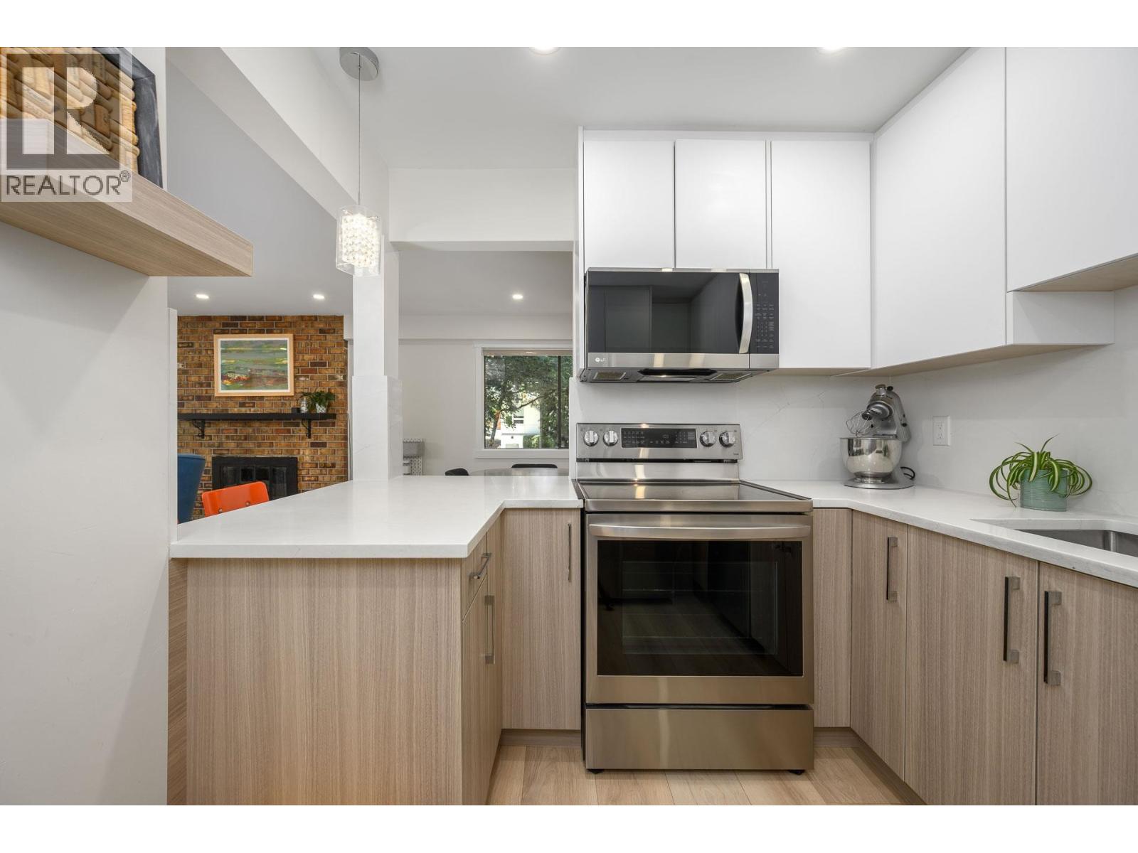 316 1385 Draycott Road, North Vancouver, British Columbia  V7J 3K9 - Photo 5 - R3138343
