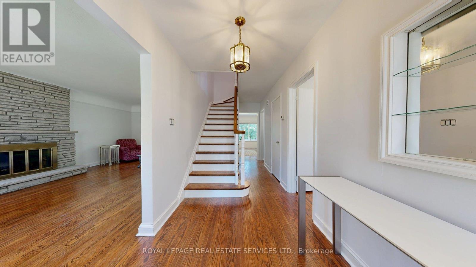 31 Burnhamthorpe Park Boulevard, Toronto, Ontario  M9A 1H8 - Photo 6 - W13473026