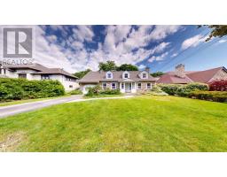31 BURNHAMTHROPE PARK BOULEVARD, Toronto, Ontario