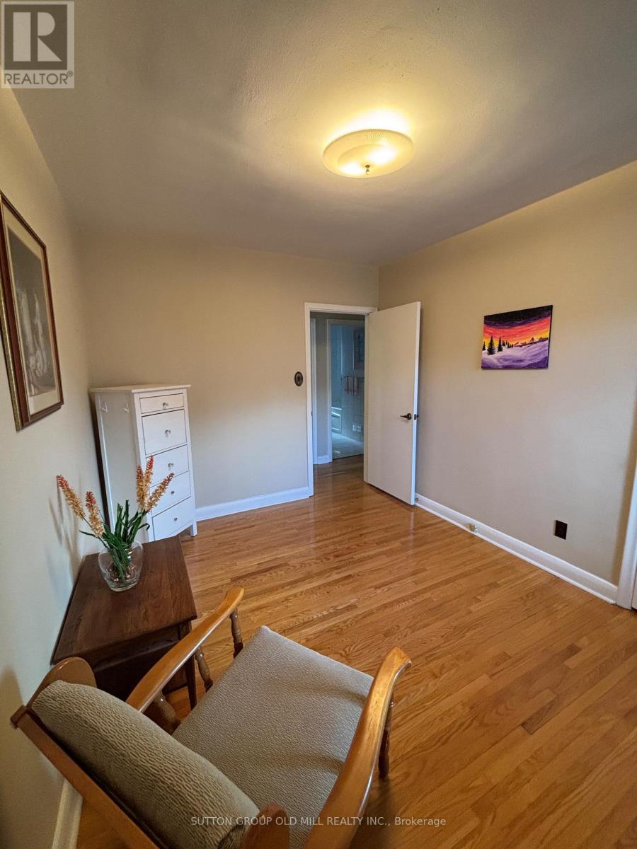 14 Claymore Drive, Toronto, Ontario  M8Z 2R9 - Photo 12 - W13473646