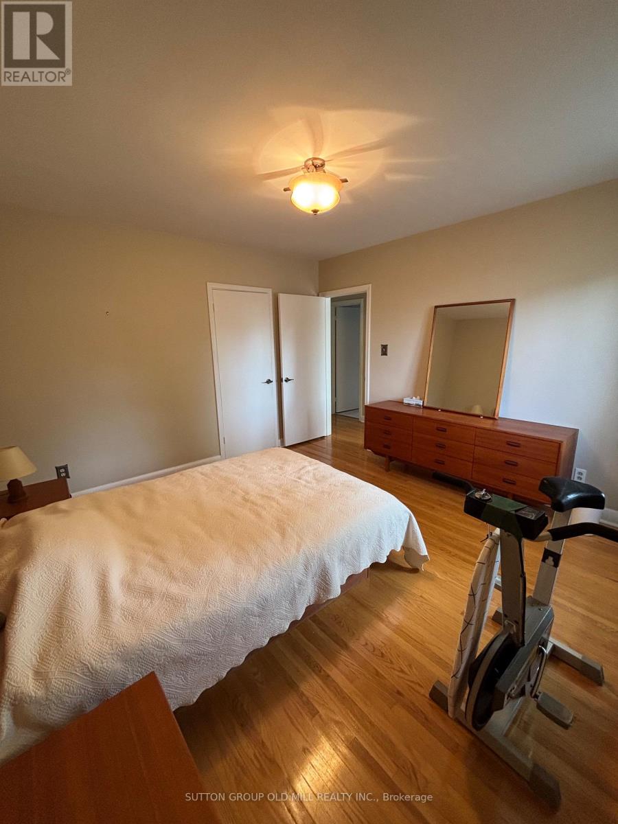 14 Claymore Drive, Toronto, Ontario  M8Z 2R9 - Photo 14 - W13473646