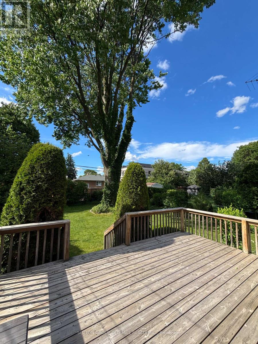 14 Claymore Drive, Toronto, Ontario  M8Z 2R9 - Photo 32 - W13473646