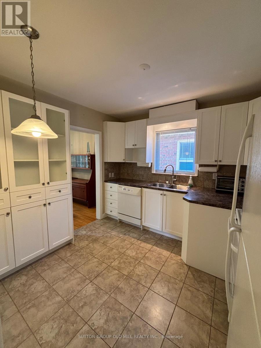 14 Claymore Drive, Toronto, Ontario  M8Z 2R9 - Photo 7 - W13473646