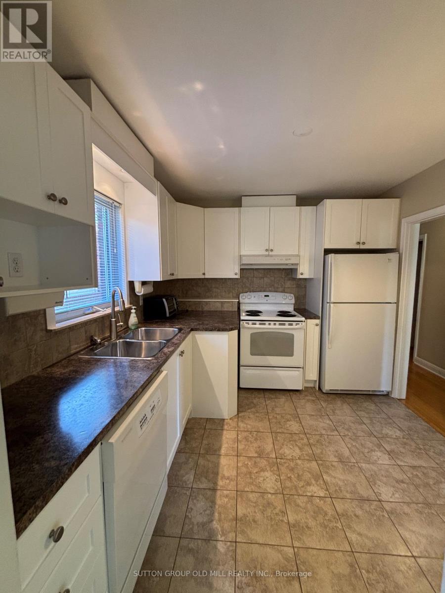 14 Claymore Drive, Toronto, Ontario  M8Z 2R9 - Photo 9 - W13473646