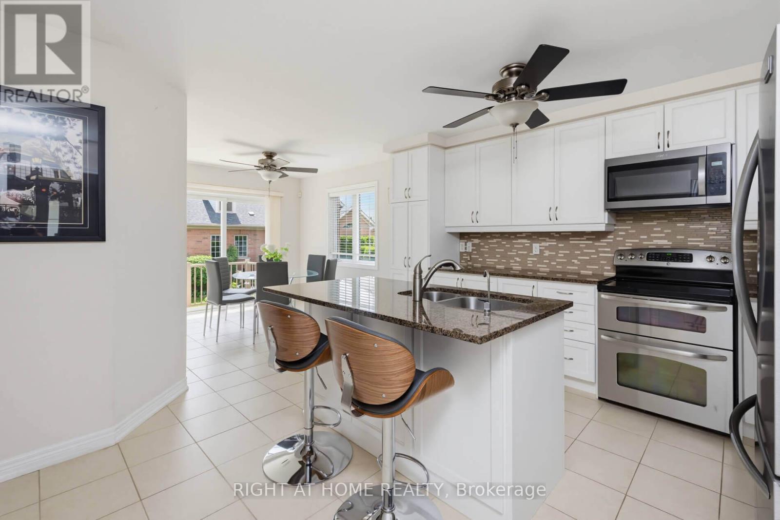 39 Lacorra Way, Brampton, Ontario  L6R 3P2 - Photo 10 - W13473112