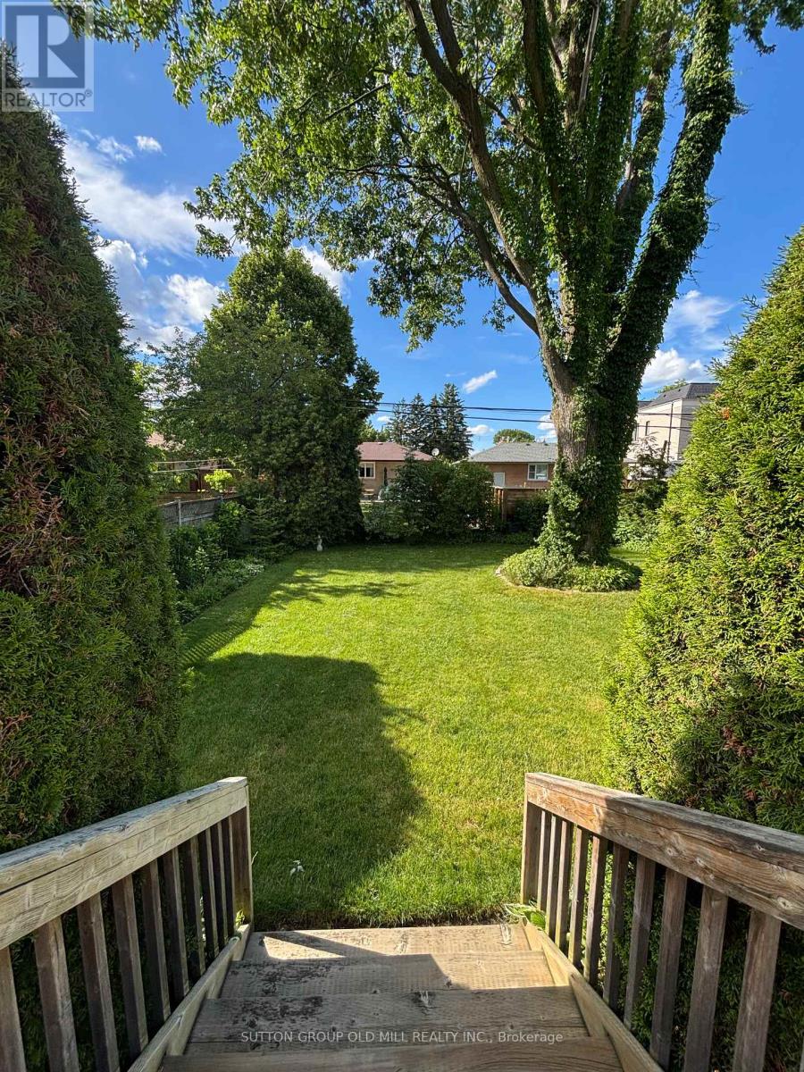 14 Claymore Drive, Toronto, Ontario  M8Z 2R9 - Photo 33 - W13473646
