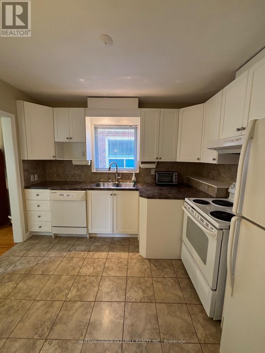 14 Claymore Drive, Toronto, Ontario  M8Z 2R9 - Photo 8 - W13473646