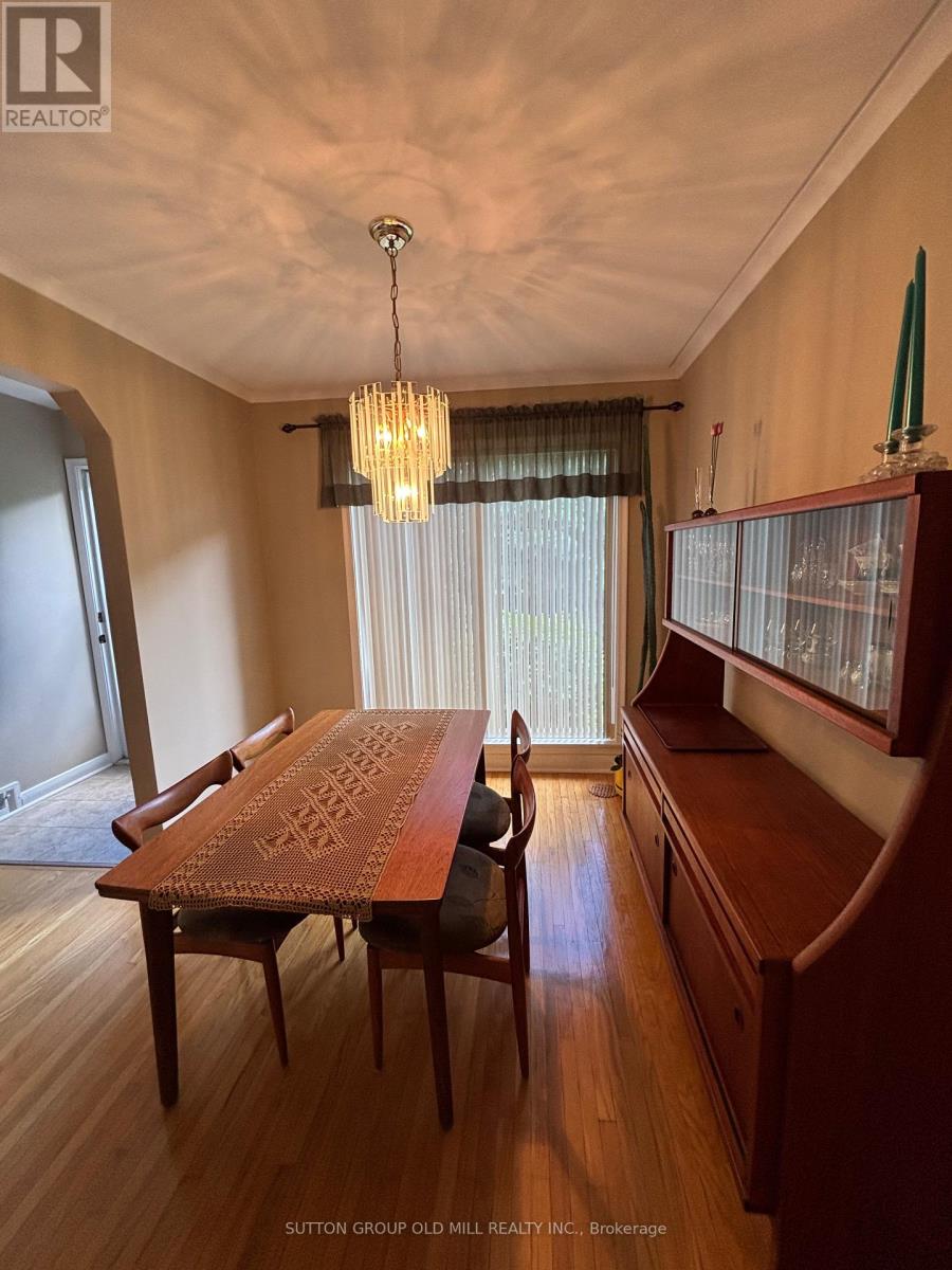 14 Claymore Drive, Toronto, Ontario  M8Z 2R9 - Photo 6 - W13473646