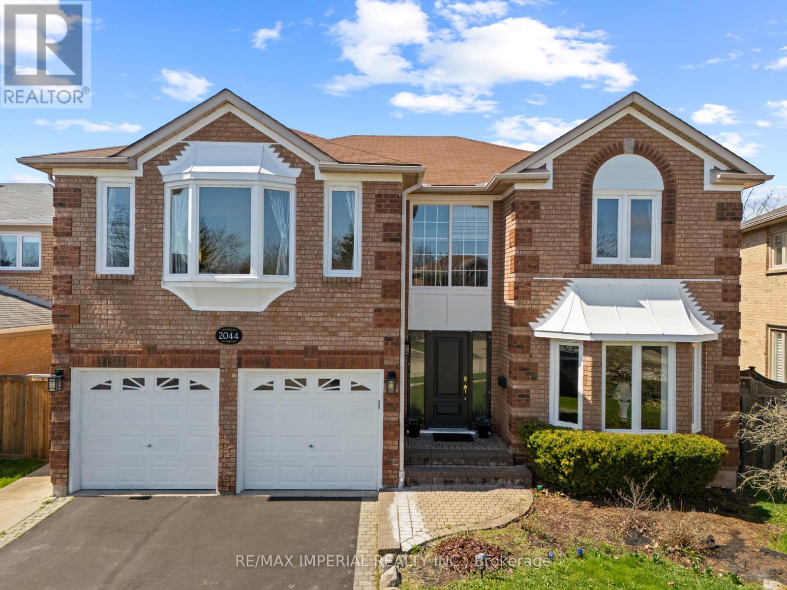 2044 SCHOOLMASTER CIRCLE, Oakville, Ontario