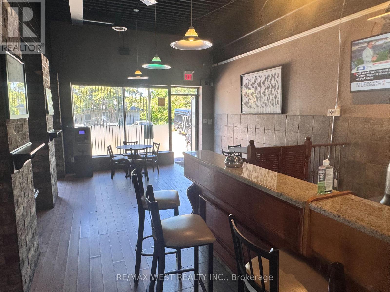 2724 Jane Street, Toronto, Ontario M3L 2N1 - Photo 3 - W13473256