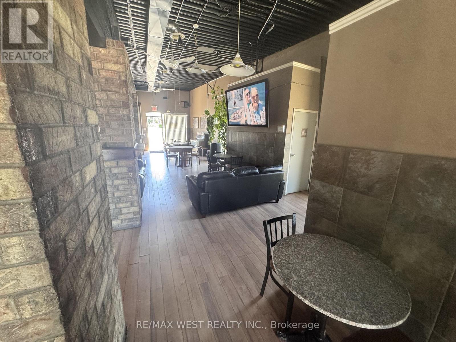 2724 Jane Street, Toronto, Ontario M3L 2N1 - Photo 5 - W13473256