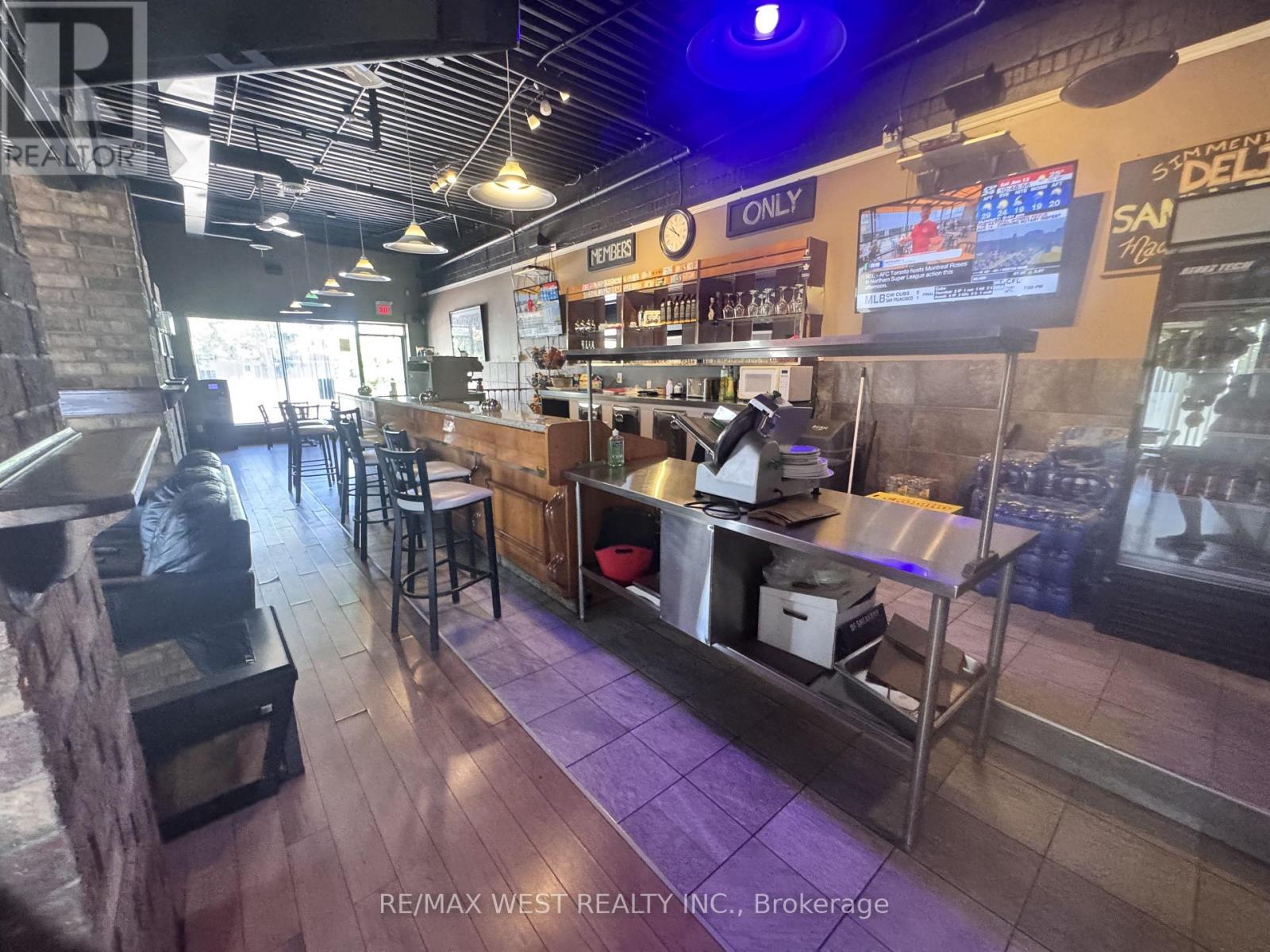 2724 Jane Street, Toronto, Ontario M3L 2N1 - Photo 9 - W13473256