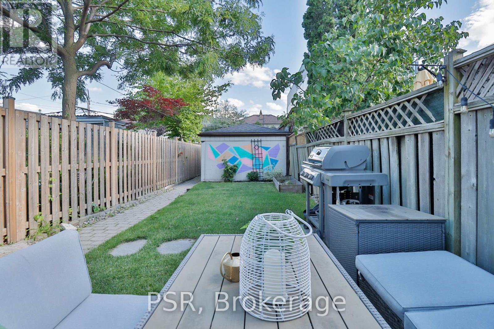 175 Maria Street, Toronto, Ontario  M6P 1W5 - Photo 34 - W13473420