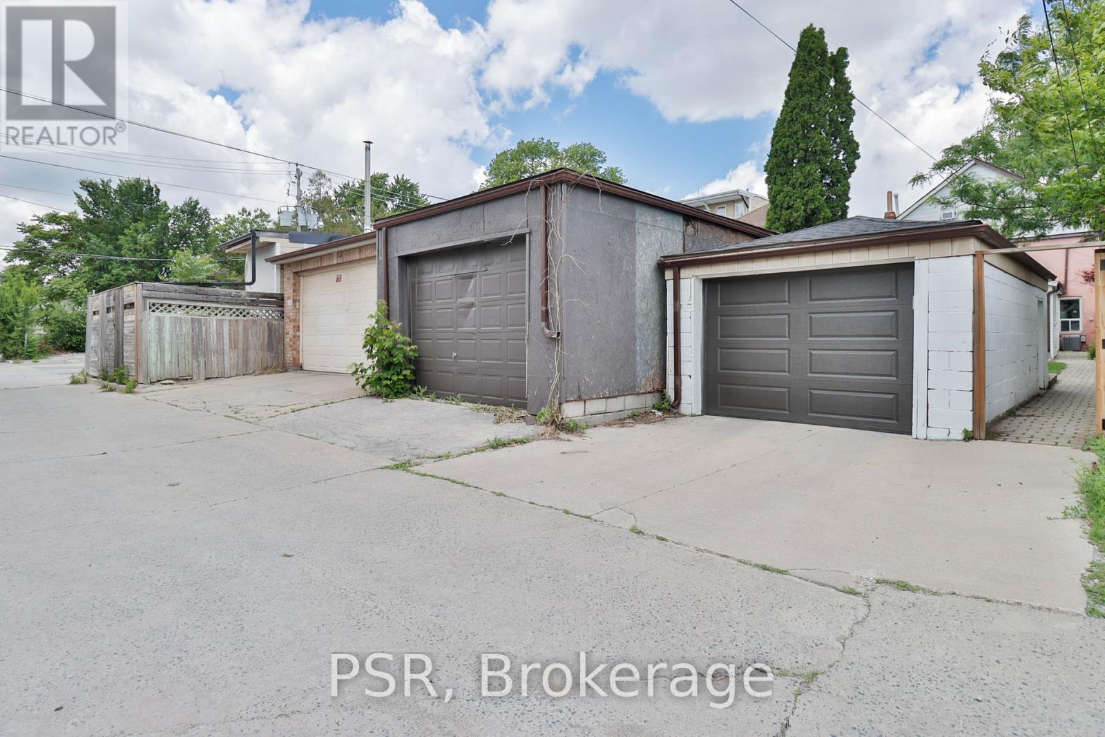 175 Maria Street, Toronto, Ontario  M6P 1W5 - Photo 36 - W13473420
