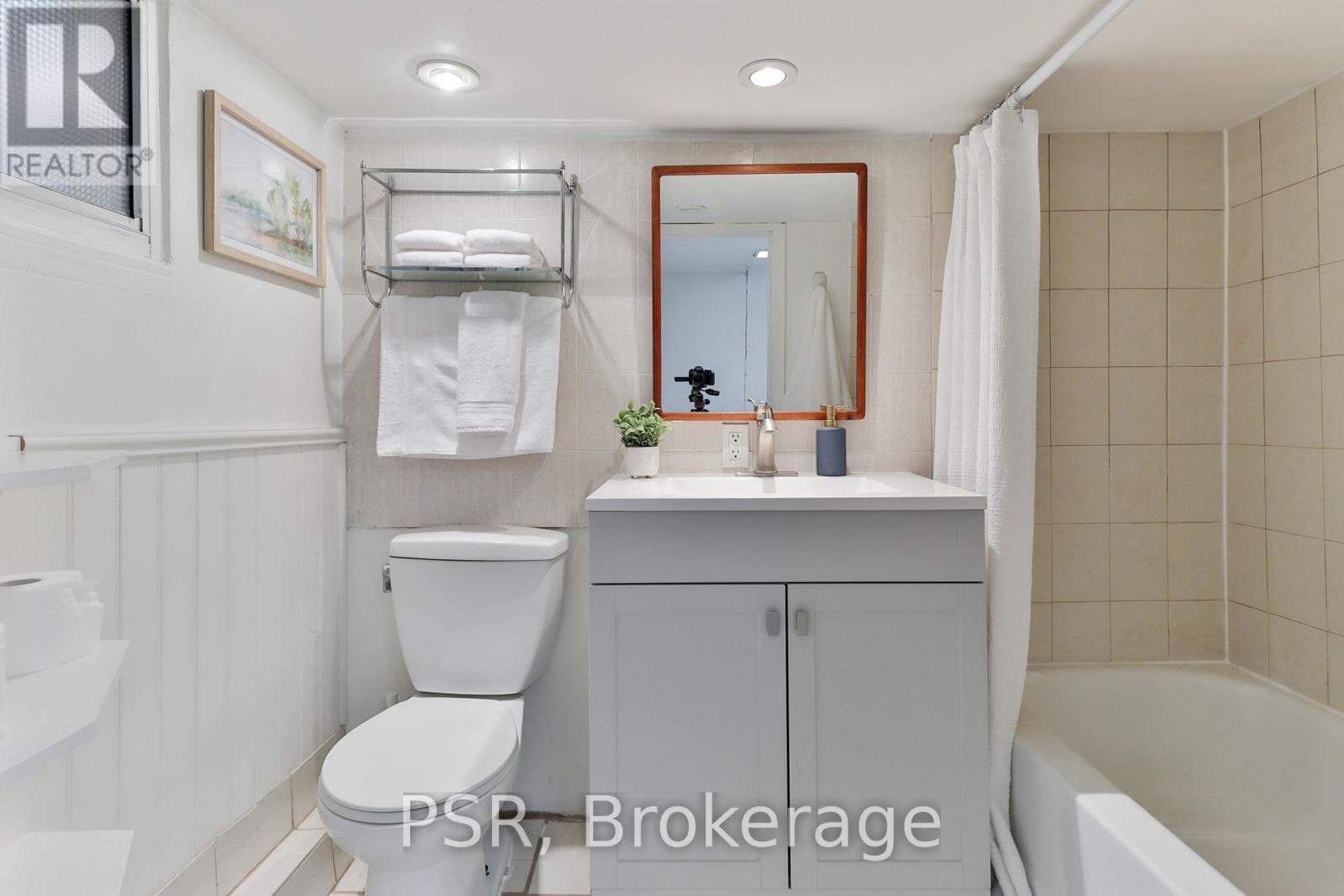 175 Maria Street, Toronto, Ontario  M6P 1W5 - Photo 29 - W13473420