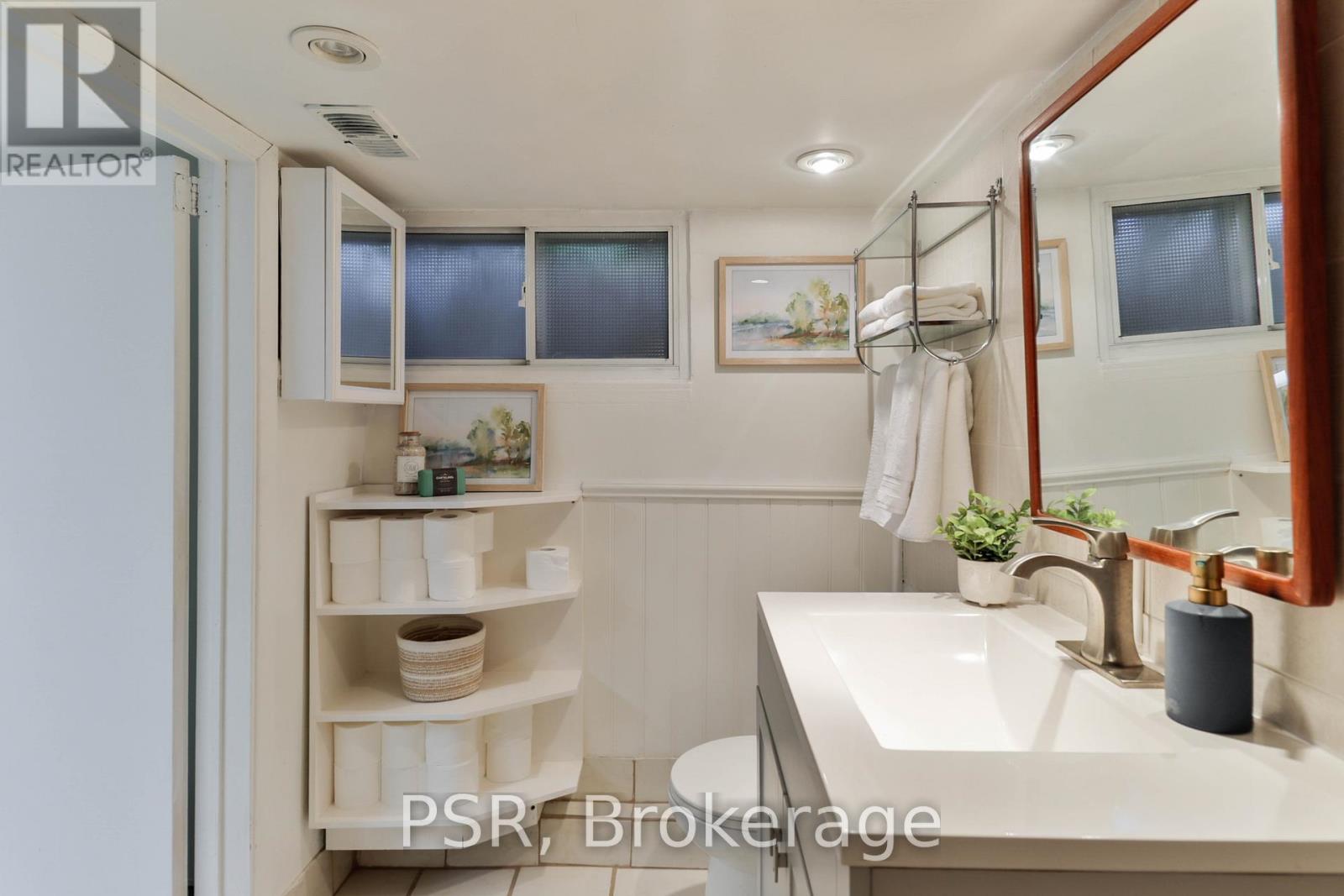 175 Maria Street, Toronto, Ontario  M6P 1W5 - Photo 30 - W13473420