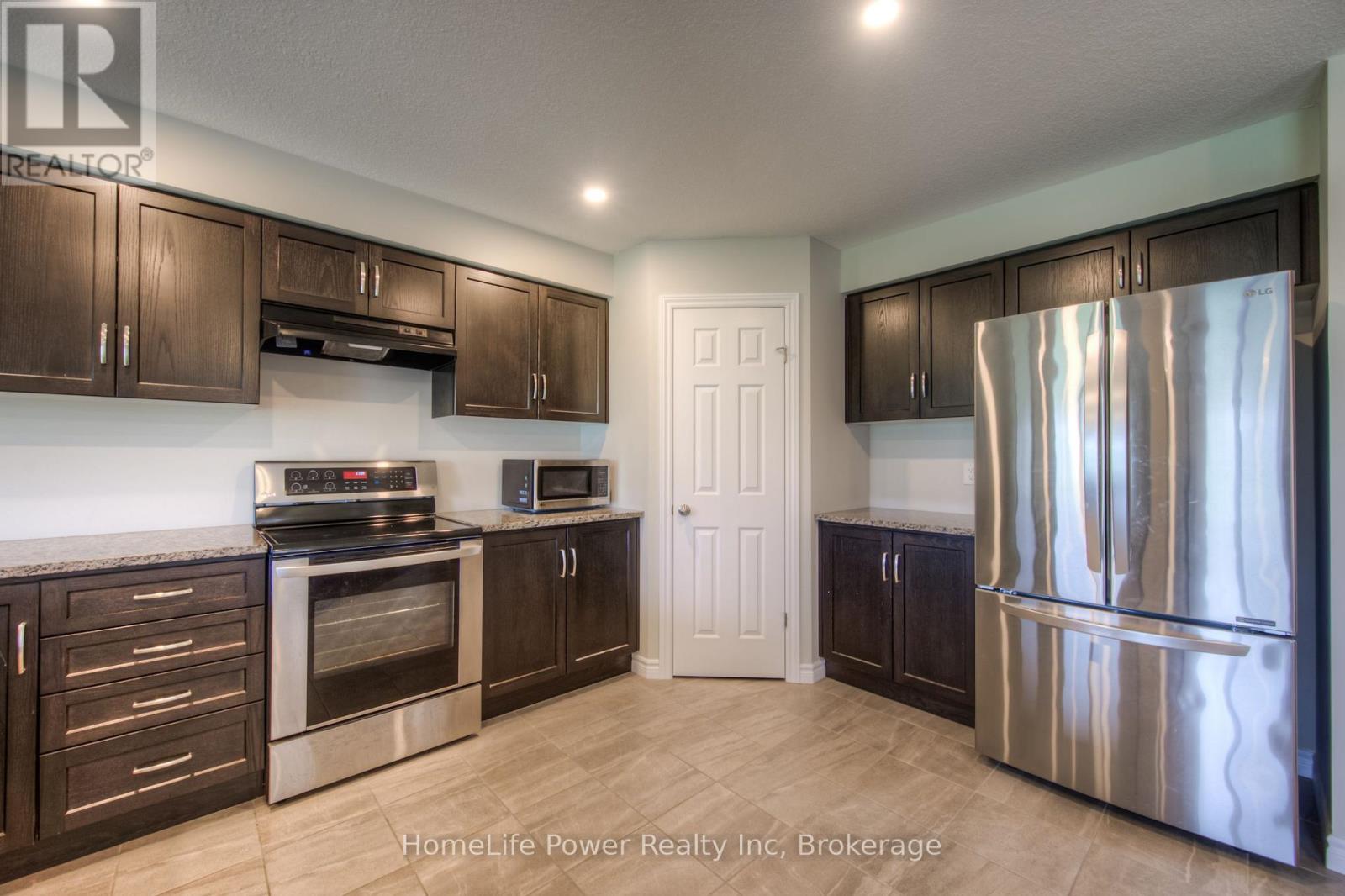 1365 Calais Drive, Woodstock (Woodstock - North), Ontario  N4T 0L8 - Photo 14 - X13475702