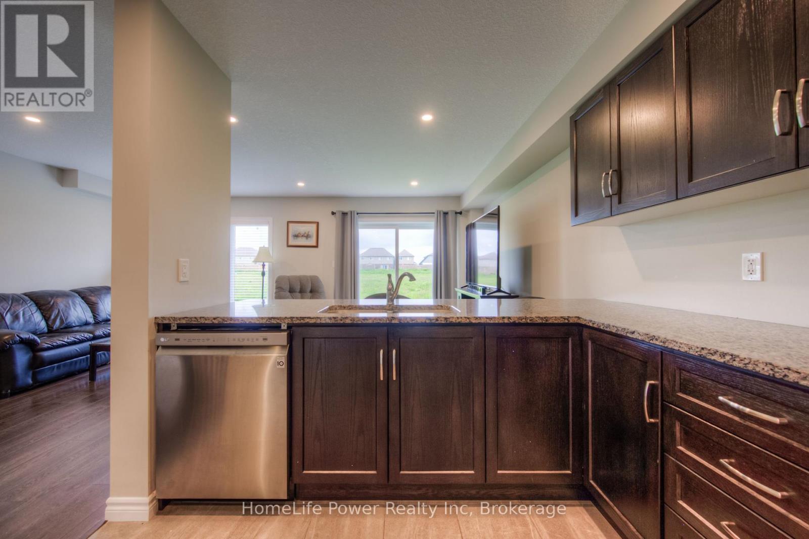 1365 Calais Drive, Woodstock (Woodstock - North), Ontario  N4T 0L8 - Photo 13 - X13475702