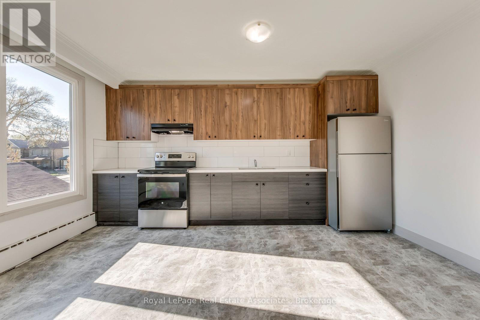 2 - 362 Royal York Road, Toronto, Ontario  M8Y 2R2 - Photo 3 - W13473570