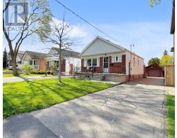 24 BRAEBURN AVENUE, Toronto, Ontario