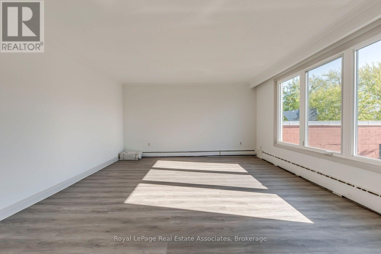 2 - 362 Royal York Road, Toronto, Ontario  M8Y 2R2 - Photo 4 - W13473570