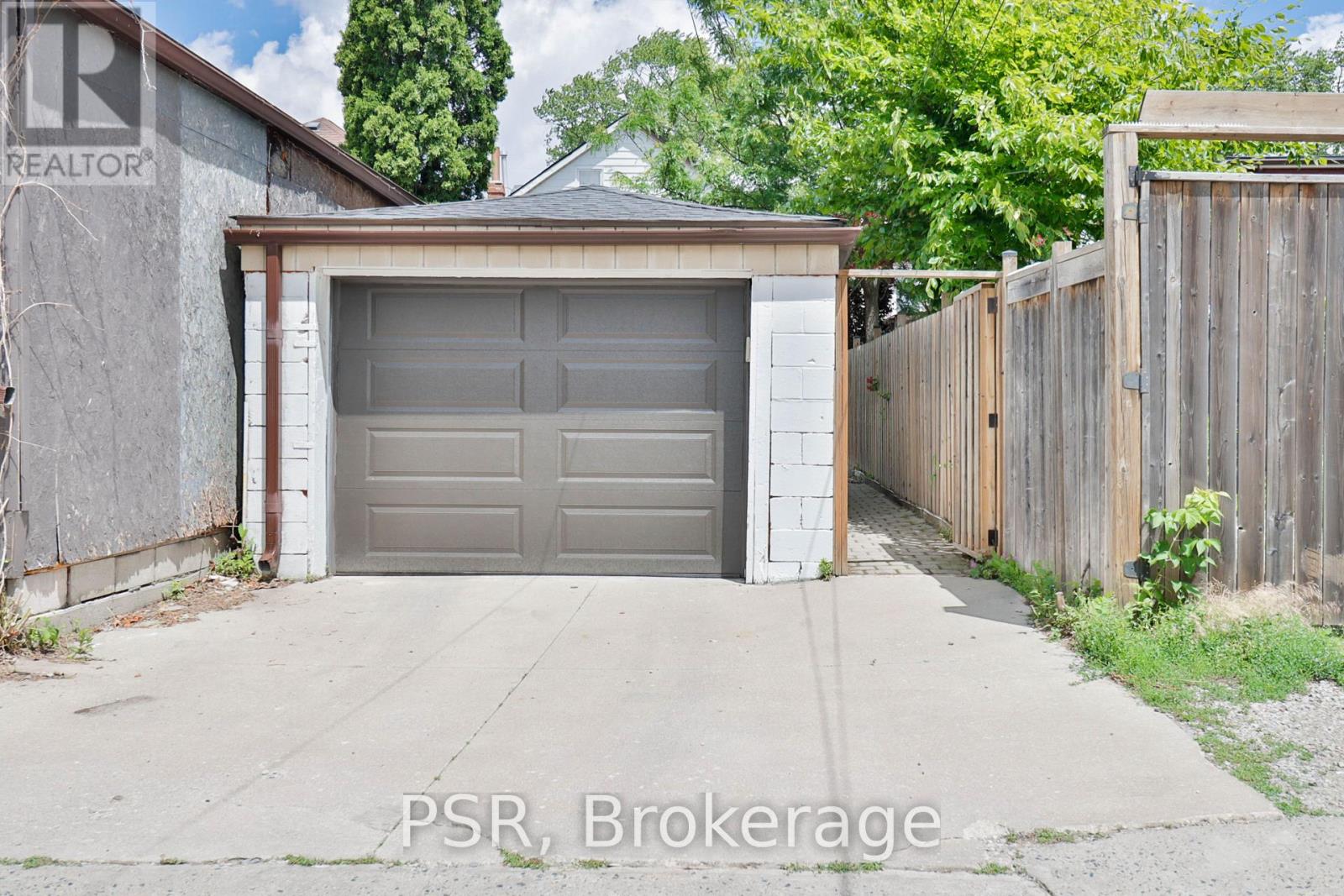 175 Maria Street, Toronto, Ontario  M6P 1W5 - Photo 37 - W13473420