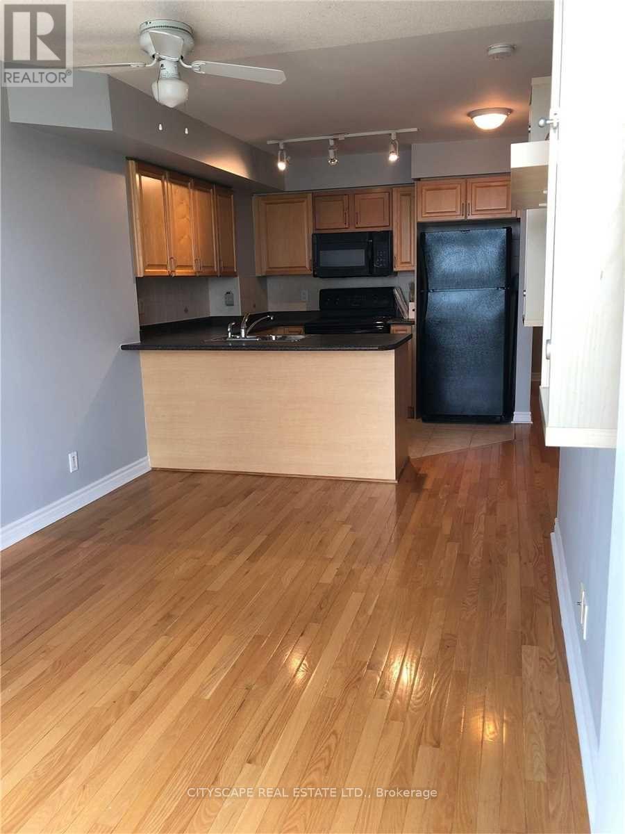 1502 - 33 Elm Drive, Mississauga, Ontario L5B 4L2 - Photo 3 - W13473876